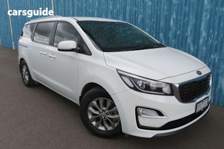 White 2018 Kia Carnival Wagon Si