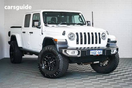 White 2020 Jeep Gladiator Dual Cab Utility Overland (4X4)