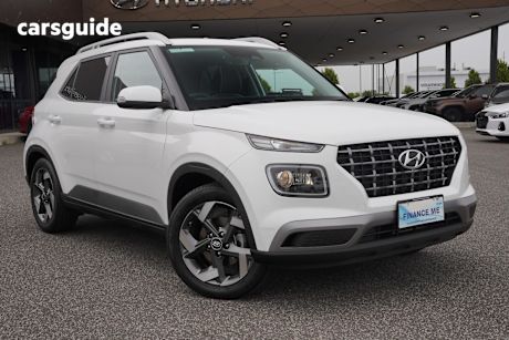 White 2024 Hyundai Venue Wagon Elite (Black) Sunroof