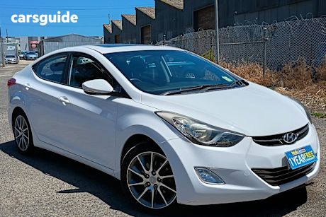 White 2013 Hyundai Elantra Sedan Premium