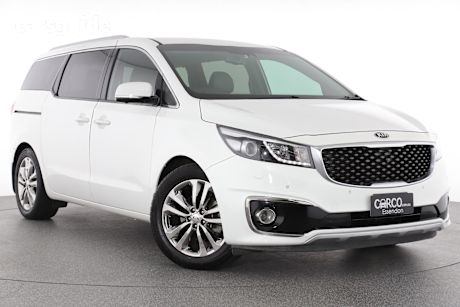 White 2017 Kia Carnival Wagon Platinum
