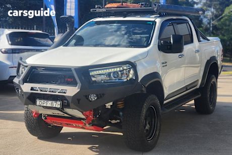 White 2017 Toyota Hilux Dual Cab Utility Sr5 (4X4)