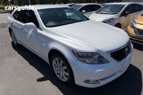 White 2007 Lexus LS Sedan HYBRID