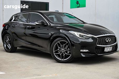 Black 2016 Infiniti Q30 Hatchback Sport Premium 2.0T