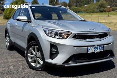 Silver 2024 Kia Stonic Wagon S