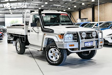 White 2011 Toyota Landcruiser Cab Chassis Gxl (4X4)