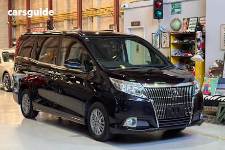 Purple 2015 Toyota Esquire Commercial