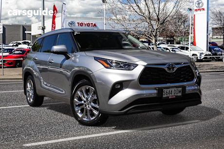 Silver 2024 Toyota Kluger Wagon Grande Awd