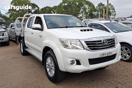 White 2013 Toyota Hilux Dual Cab Pick-up Sr5 (4X4)