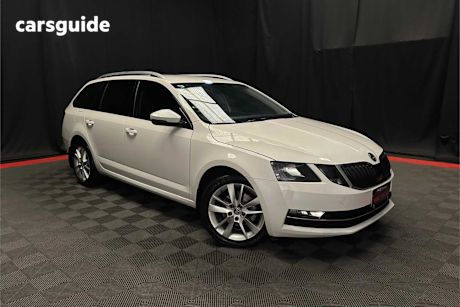 White 2018 Skoda Octavia Wagon 110 Tsi