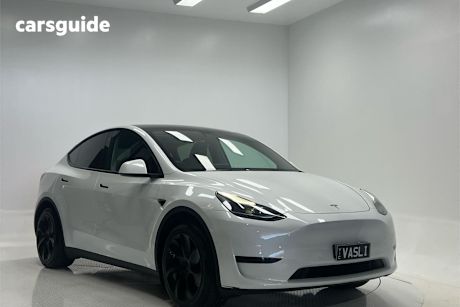 White 2023 Tesla Model Y Wagon Rear-Wheel Drive