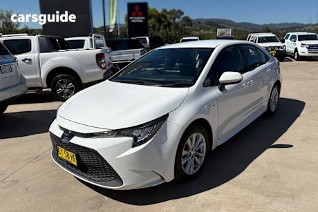 White 2021 Toyota Corolla Sedan Ascent Sport (Hybrid)