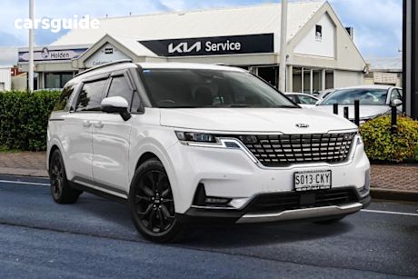 White 2021 Kia Carnival Wagon Platinum