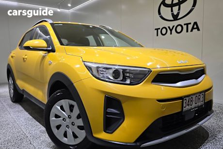 Yellow 2023 Kia Stonic Wagon S