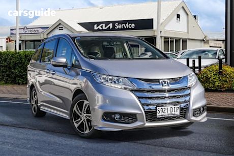 Silver 2014 Honda Odyssey Wagon Vti-L