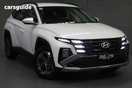 White 2025 Hyundai Tucson Wagon Hybrid (Fwd)