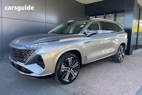 Silver 2025 MG Qs Wagon Essence Awd