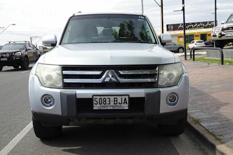 Silver 2007 Mitsubishi Pajero Wagon Vr-X Lwb (4X4)