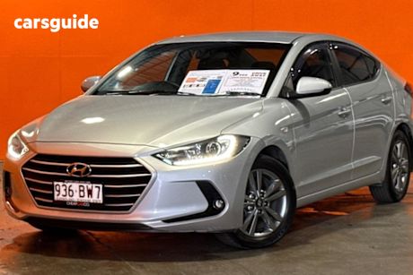 Silver 2017 Hyundai Elantra Sedan Active 2.0 Mpi