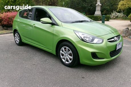 Green 2013 Hyundai Accent Hatchback Active