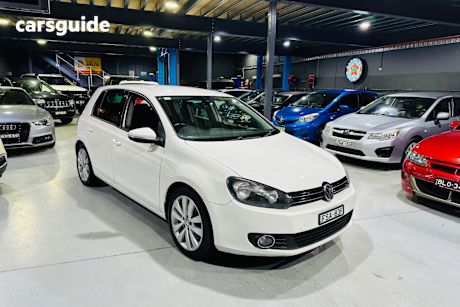 White 2010 Volkswagen Golf Hatchback 118 Tsi Comfortline