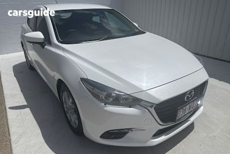 White 2016 Mazda 3 Hatchback Maxx