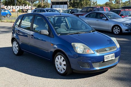 Blue 2008 Ford Fiesta Hatchback Lx