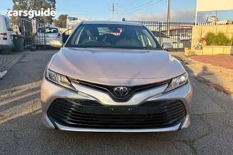 Silver 2018 Toyota Camry Sedan Ascent