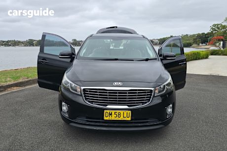 Black 2017 Kia Carnival Wagon Sli
