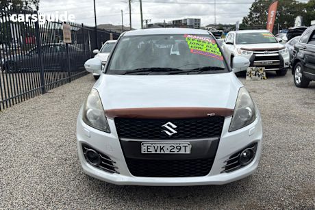White 2015 Suzuki Swift Hatchback Sport