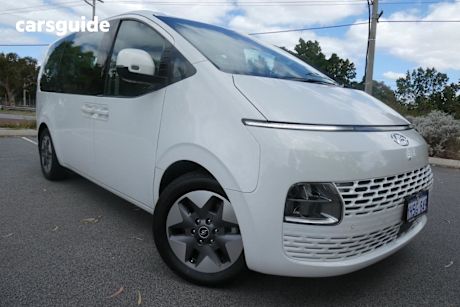 White 2022 Hyundai Staria Wagon