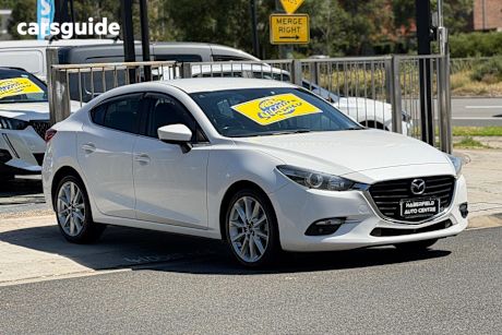 White 2018 Mazda 3 Sedan Sp25