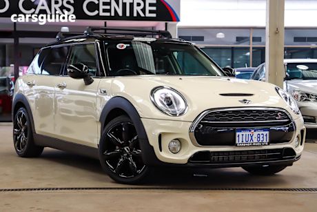 White 2017 Mini Clubman Wagon Cooper S
