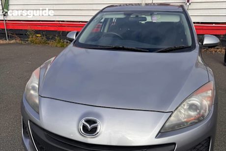 Grey 2013 Mazda 3 Hatchback Neo