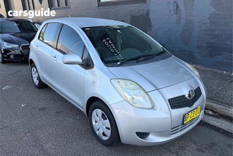 Silver 2006 Toyota Yaris Hatchback Yr