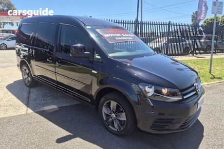 Black 2016 Volkswagen Caddy Van Maxi Tsi220