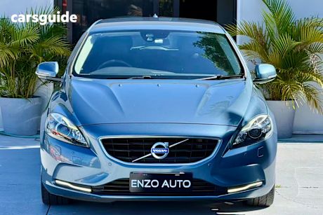 Blue 2014 Volvo V40 Hatchback D4 Luxury