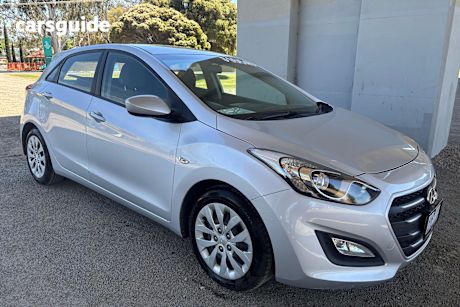 Silver 2015 Hyundai I30 Hatchback Elite 1.8 L.E.