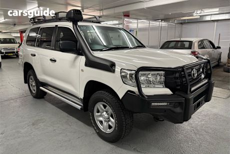 White 2019 Toyota Landcruiser Wagon Lc200 Gx (4X4)
