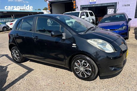 Black 2008 Toyota Yaris Hatchback Yrs