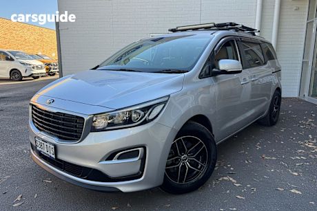 Silver 2018 Kia Carnival Wagon S