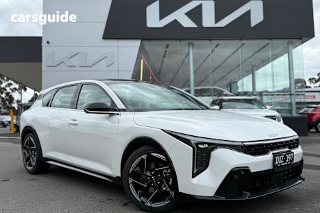 White 2025 Kia K4 Sedan Gt-Line
