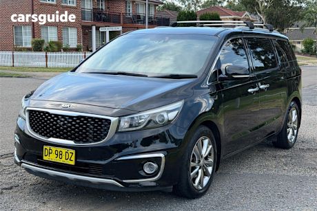 Black 2015 Kia Carnival Wagon Platinum