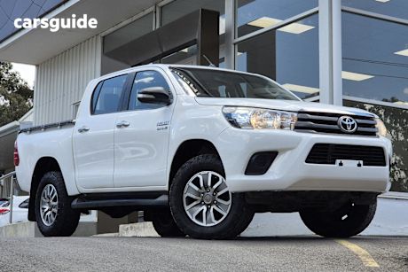 White 2017 Toyota Hilux Dual Cab Utility Sr (4X4)