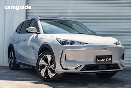 Silver 2025 Geely EX5 Wagon Inspire