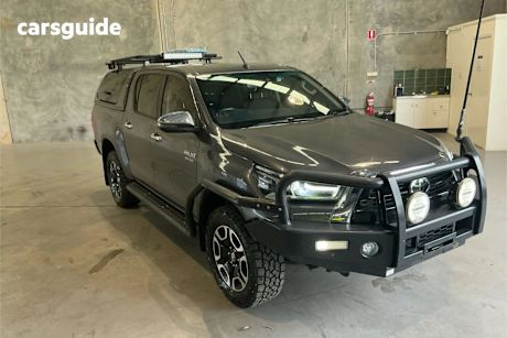 Silver 2021 Toyota Hilux Double Cab Pick Up Sr5 (4X4)