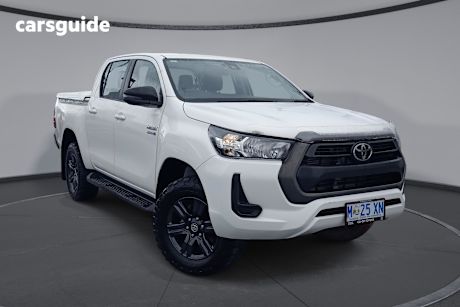 White 2022 Toyota Hilux Double Cab Pick Up Sr (4X4)