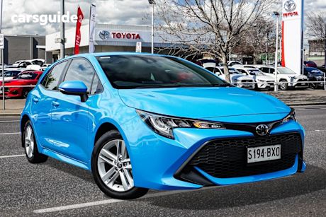 Blue 2018 Toyota Corolla Hatchback Ascent Sport