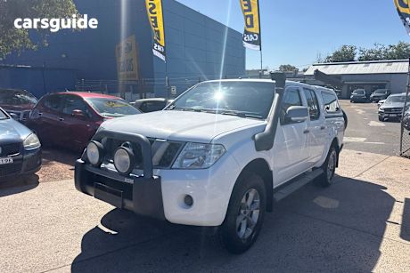 White 2014 Nissan Navara Dual Cab Pick-up St (4X4)