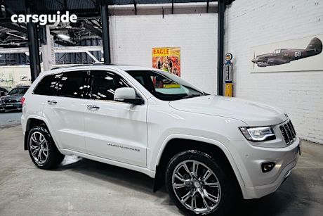 White 2014 Jeep Grand Cherokee Wagon Overland (4X4)